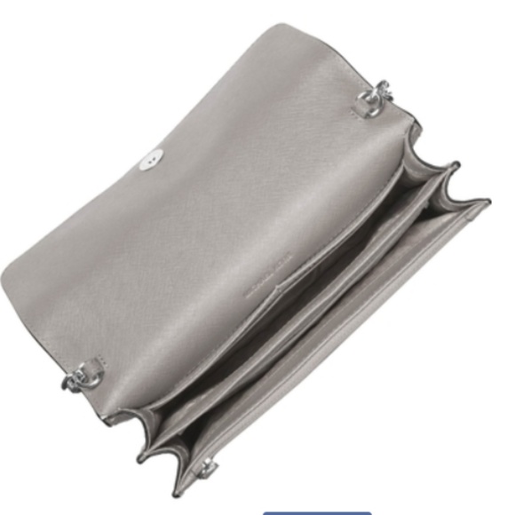 Michael Kors Large Gusset Crossbody Bag Pearl Grey - Picture 3 of 3